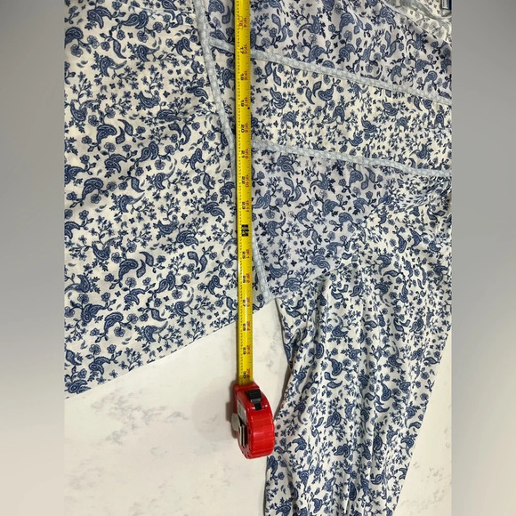 Old Navy Floral Blue and White Blouse - Picture 11 of 13